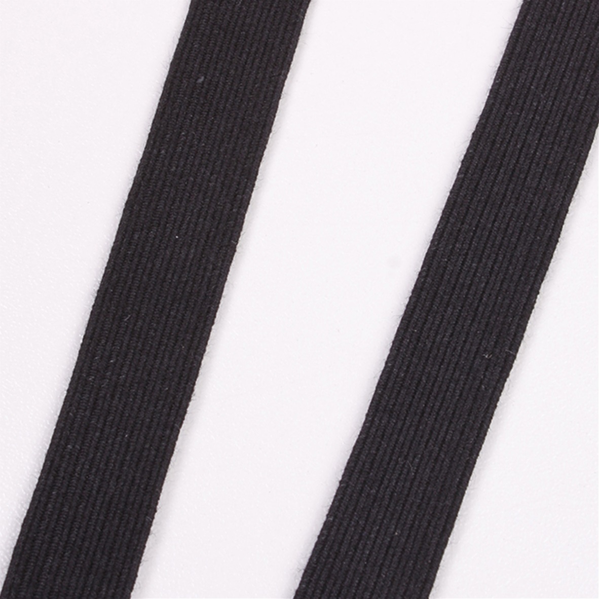 Zwart elastiek 10 mm 