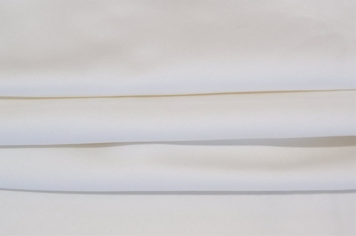 Offwhite katoensatijn (breedte 162 cm) 