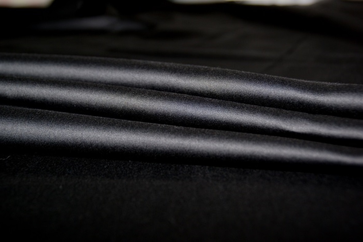 Black katoensatijn (breedte 162 cm) 