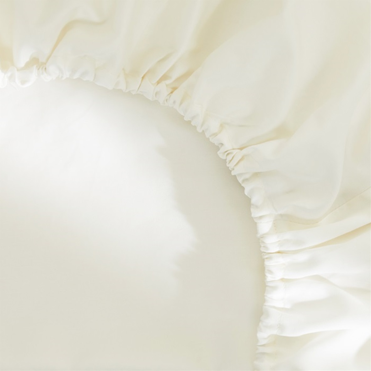 Ivory topper hoeslaken (dun matras) satijn 