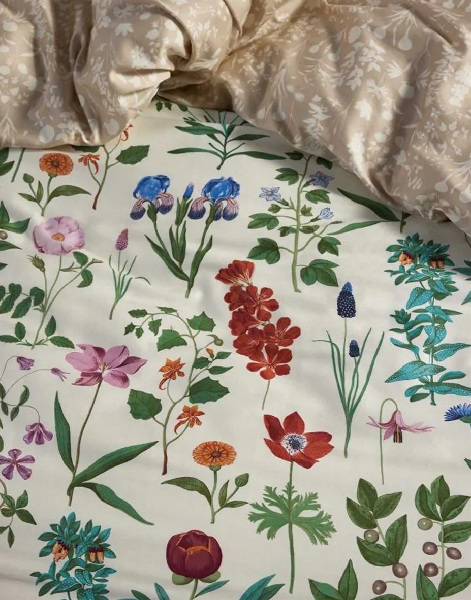 Marigold Flower Vanille Duvet cover  